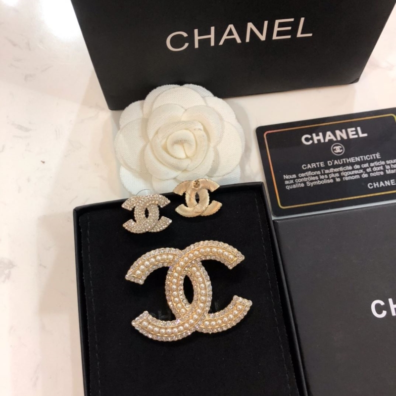 Ch**el earrings